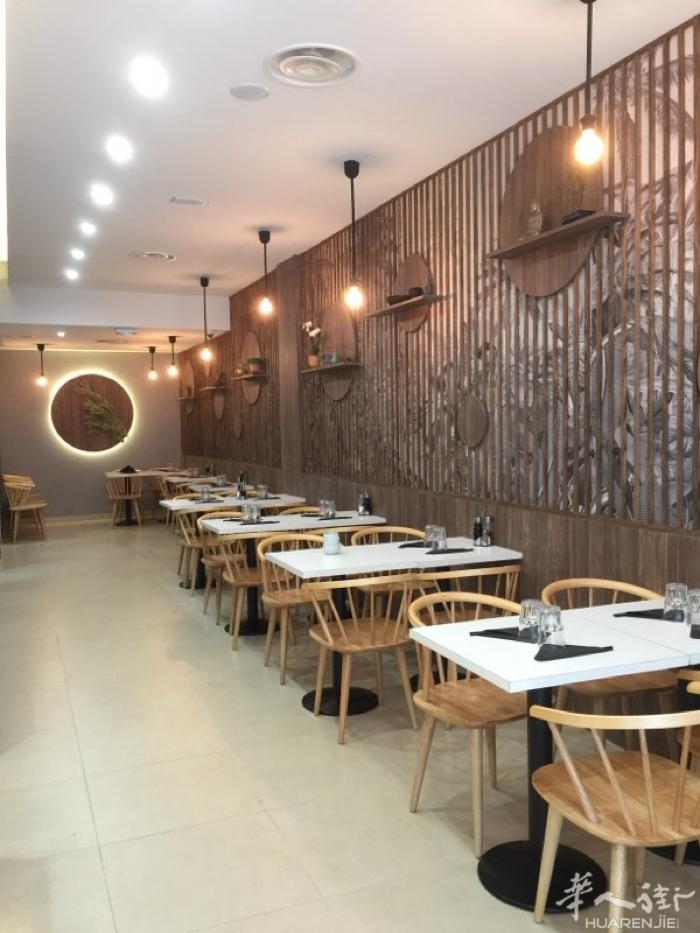 93省bobigny商场里越南餐厅转让，店铺面积105平，有烟囱，可贷款，客源稳