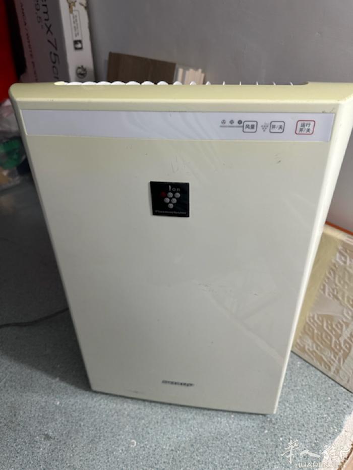 夏普空气净化器入门款。