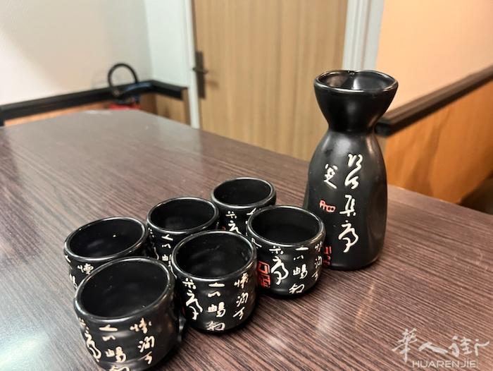 出售清酒杯2套  一套15 欧 两套一起拿25欧