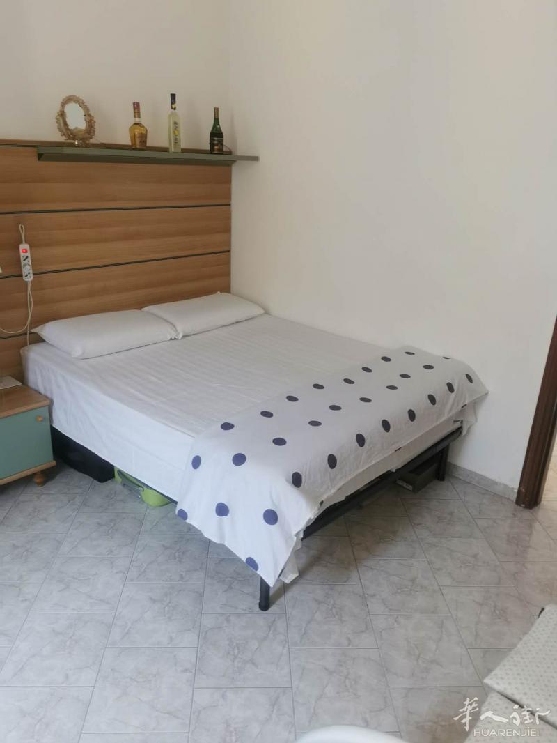 NAPOLI市中心火车站附近家庭旅馆环境优越卫生好