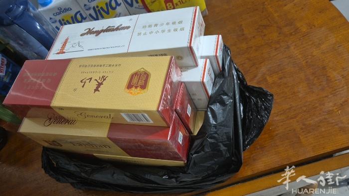 国内烟草零售店买的带过来的，保真