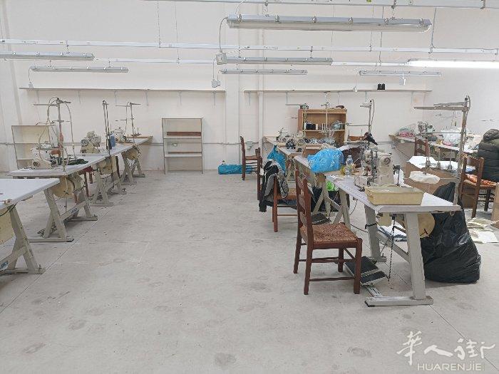 via strozzi 云梦阁（中国人婚纱店）旁边有全新工厂打铺，独立大院子好停