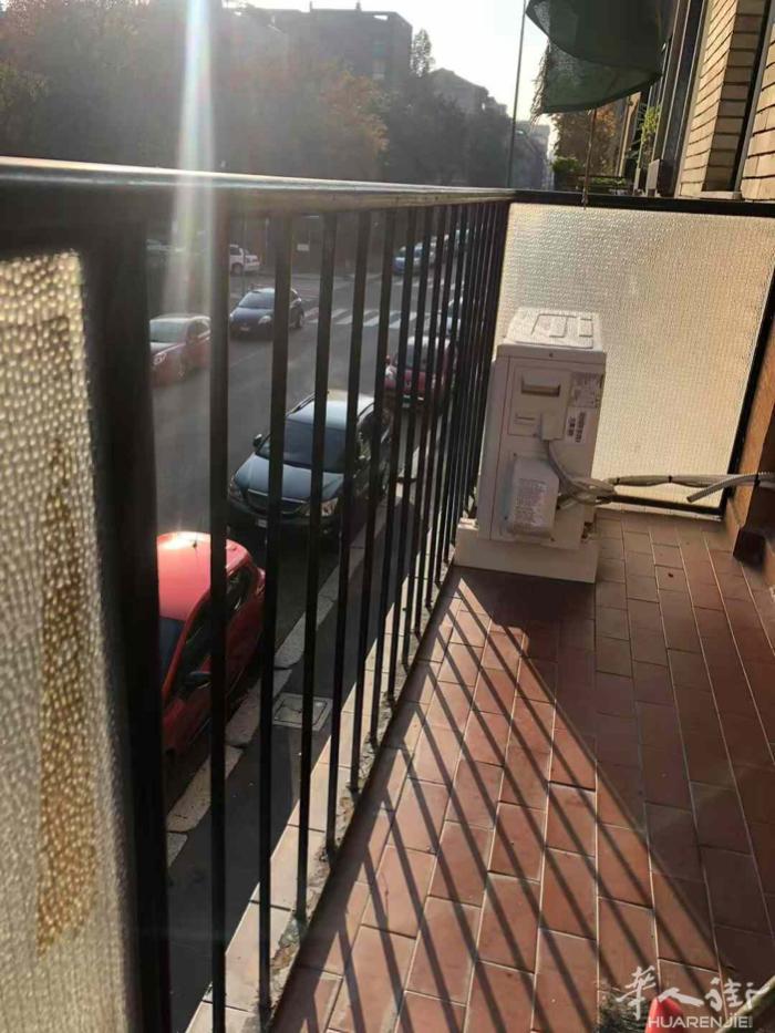 一室一厅出租 紫线 piazza Istria地铁口3分钟超级方便 1楼有电梯