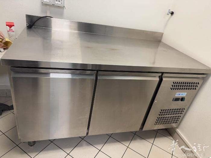 出餐馆冰箱，水槽  双门冰箱 150×70×80 水槽 80×60×85h  九