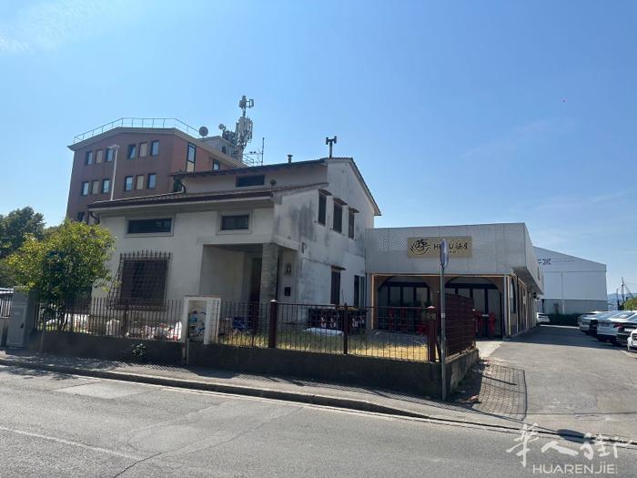 prato tavola黄金地段Vpadel前面，店面40平方出租适合理发店💈
