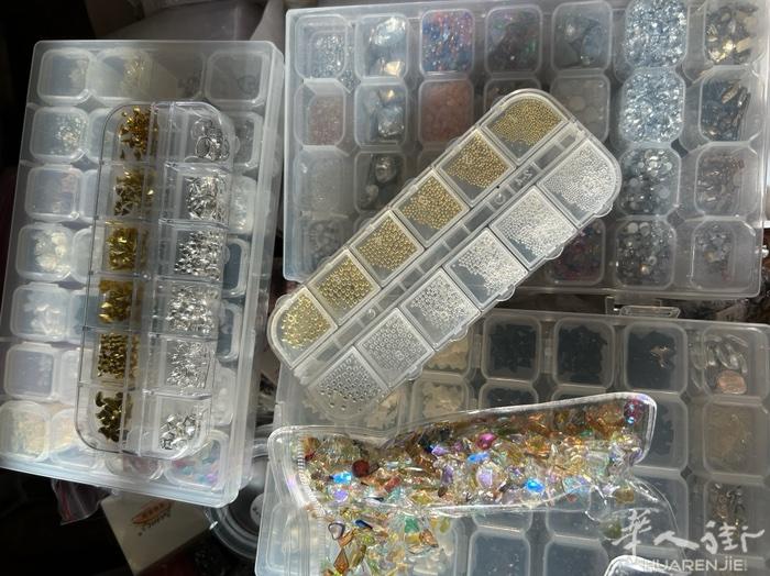 美甲工具全新的出售，可以电话联系（非诚勿扰）