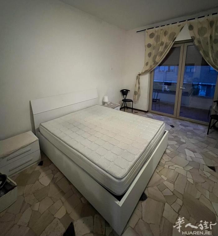 米兰Rozzano 房间出租