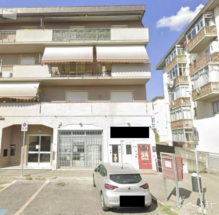 Prato 在两米桥洞过去 红袋子房间的 烟店楼上 套房拍卖.三楼（terzo）
