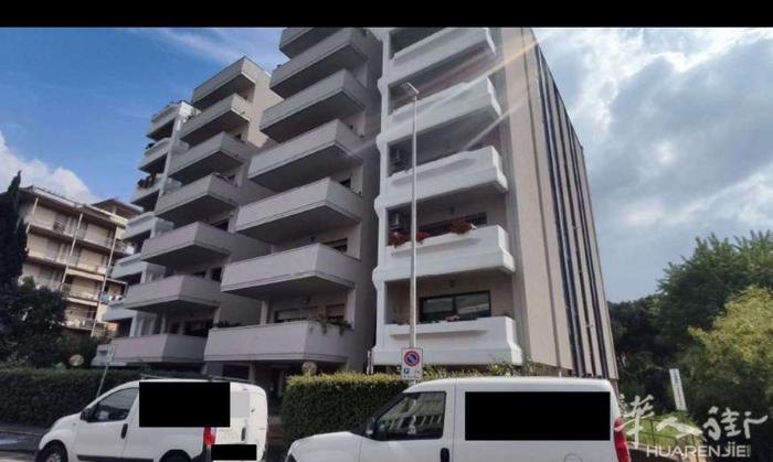 Prato 在警察局对面的高中学校bozzi 对面 套房拍卖 4楼（quarto