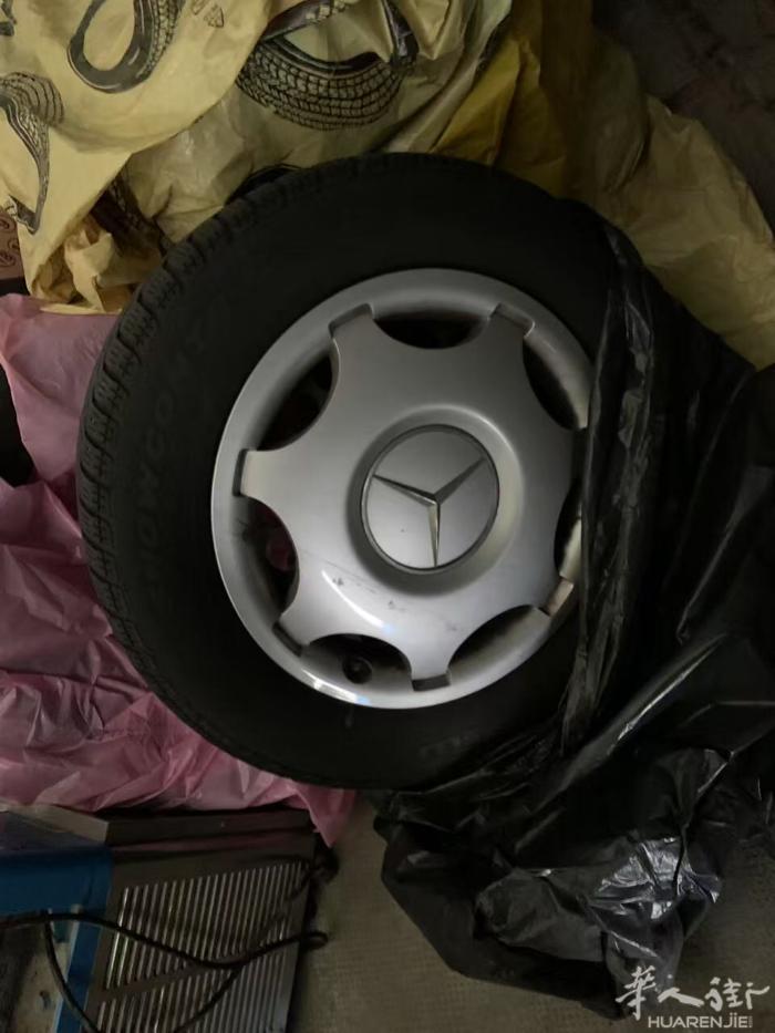 Reggio Emilia 奔驰4个轮鼓连轮胎闲置转让 型号：195/65 R1