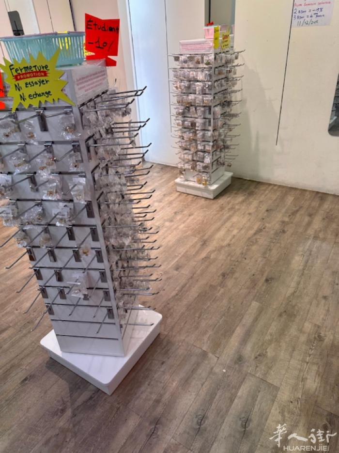 出售 模特 中岛 衣架 首饰转盘 衣服店所需要的东西  . 24年五月份买的