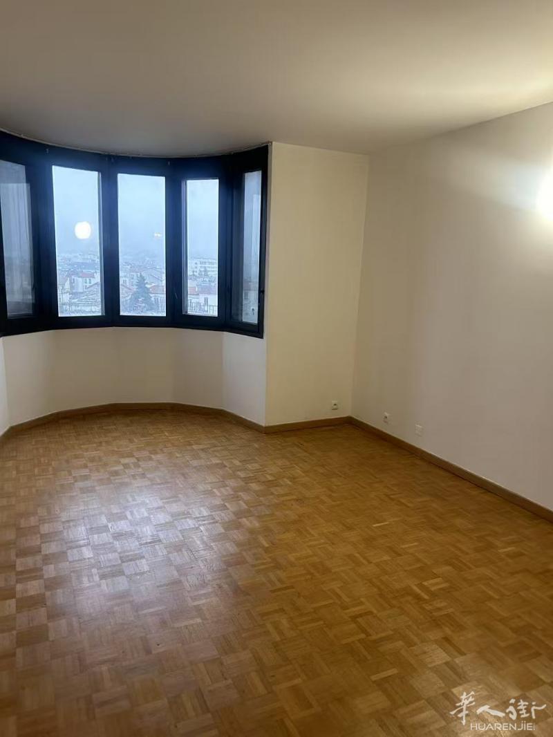 Porte de Pantin 3房一厅全新翻新78m2 带车位和cave出租