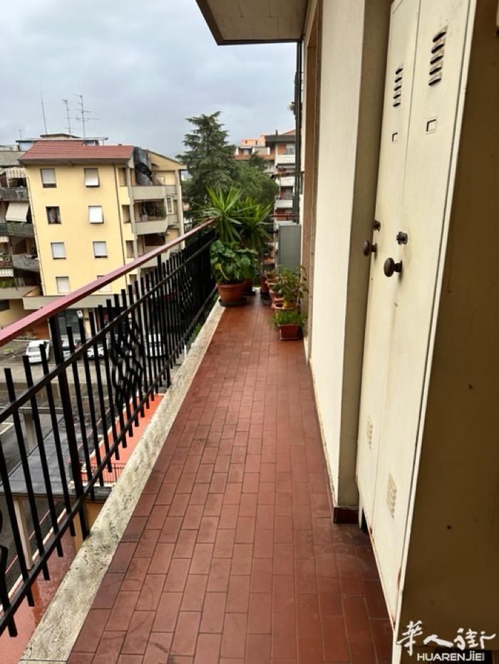 prato san paolo 中国人酒吧附近，套房出售，109 平方，两房一厅