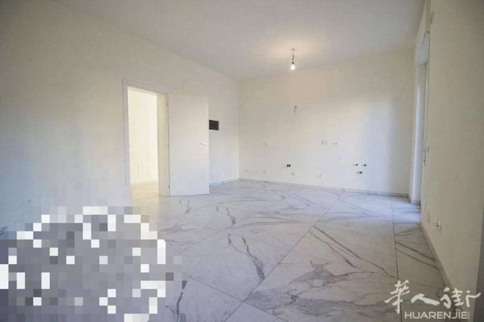 Ciliani邮局附近三室一厅两卫出售在地平层+20平方院子全新精装修+车库售价