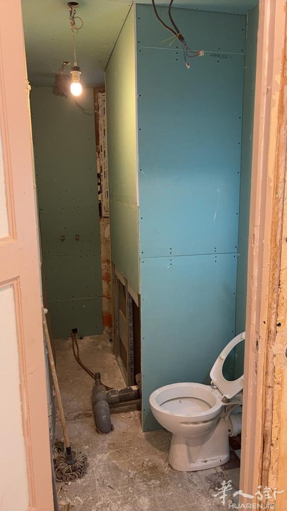 私人装修团队 承接大小工程 上下水维修 电路维修 住家装修 批灰刷油铺地板 贴瓷