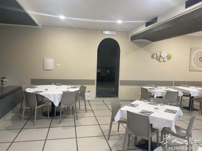 Vercelli 出售 餐馆  私人电话☎️： 3403922571  出售餐厅