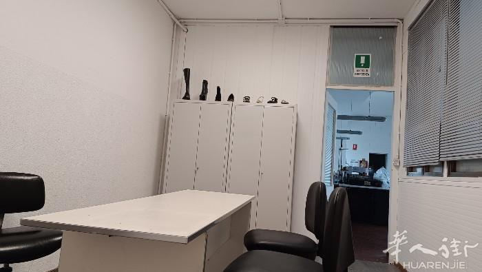 正规鞋包工厂转让，非诚勿扰。