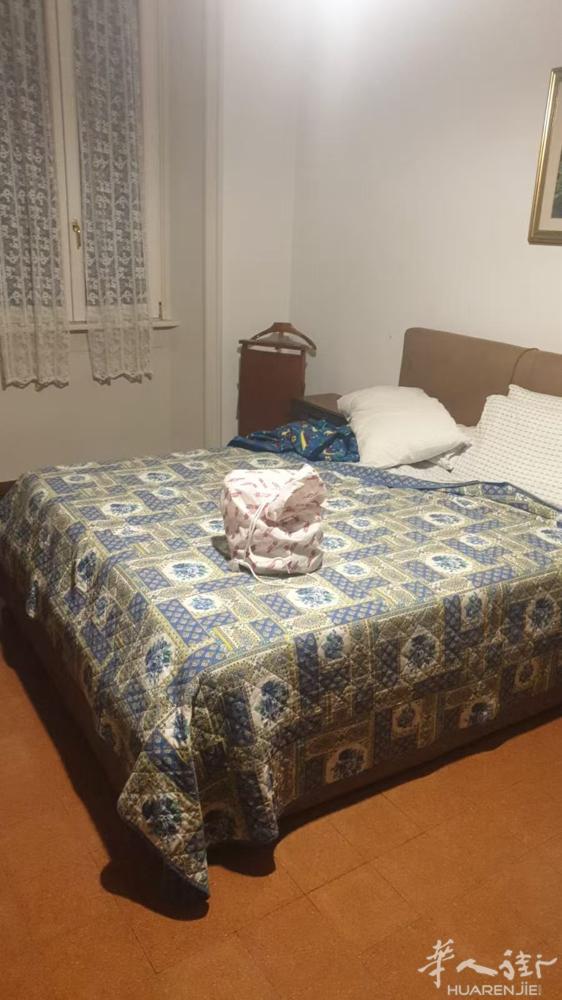 米兰黄线领事馆附近Lodi Tibb两室一厅一厨一卫  楼层：三楼有电梯 🛗