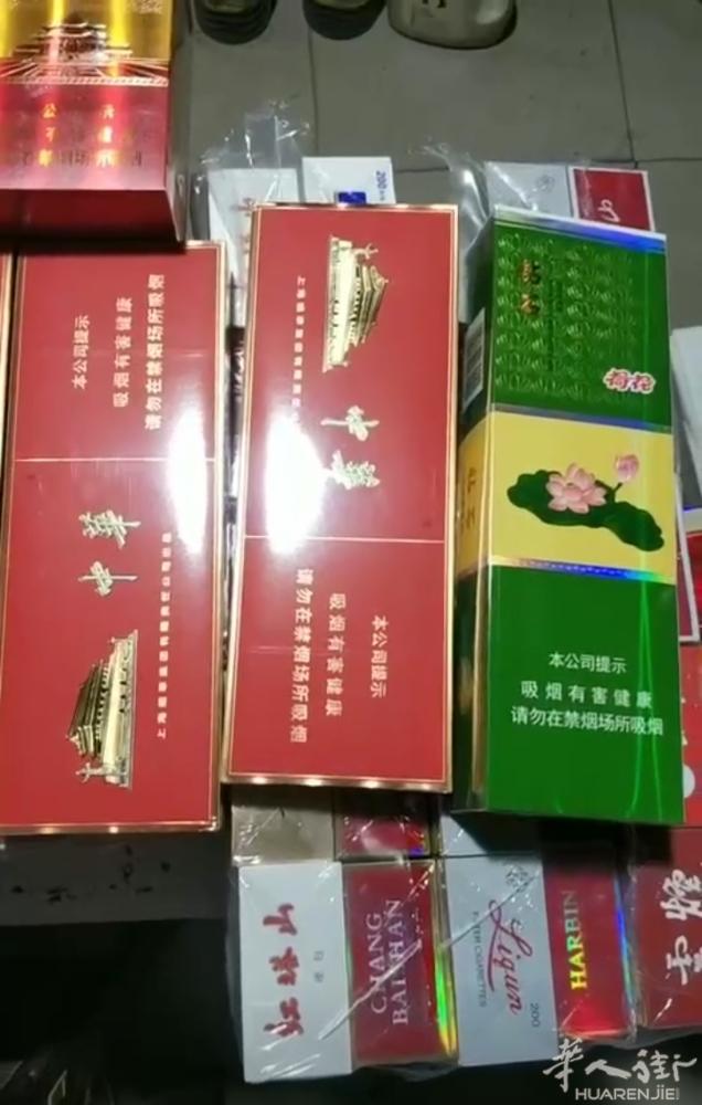 卡比龙总裁简装黑色中支  卡比龙总裁细支 黑色白色  高希霸雪茄一盒 一包十支