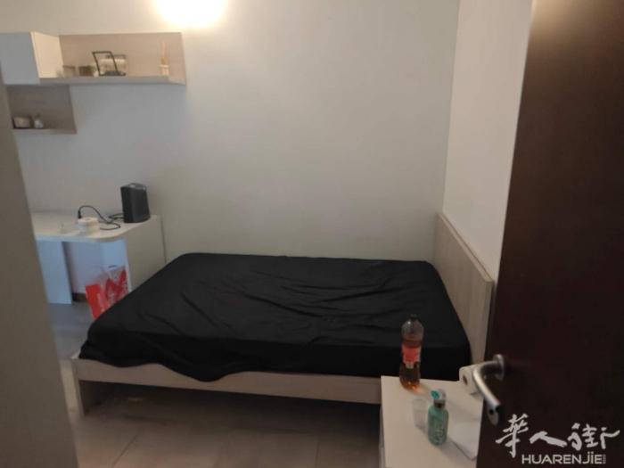 红线地铁Bisceglie 单间出租 全新粉刷，封闭式小区，带私人花园，超大社区