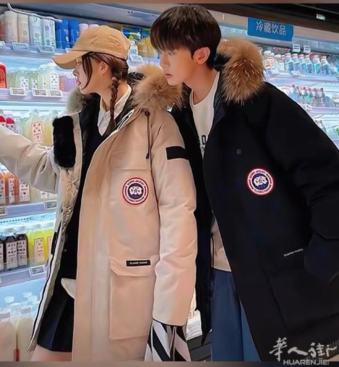 出售新款羽绒服，男女同款， 79 欧。有需要的电话联系，0662347097。