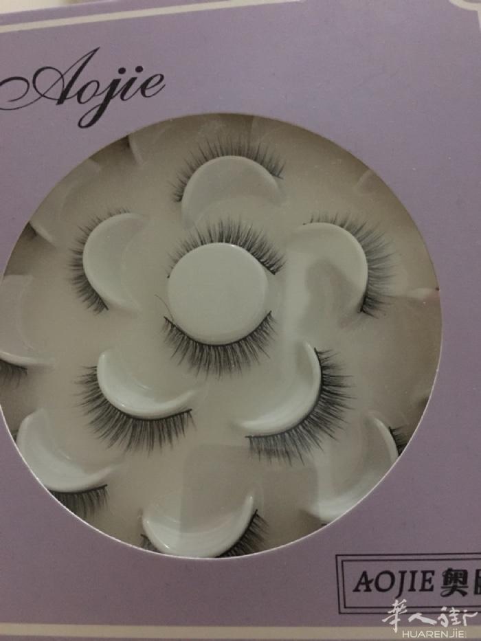 本人有多余的假睫毛出售 一盒10对 5欧 有意者请联系