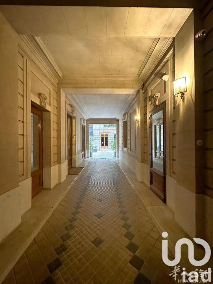 16区20平21万7，距离 Boissière 地铁站仅 90 米，位于非常受欢