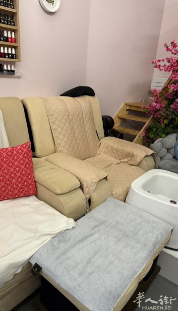 美甲店装修甩卖