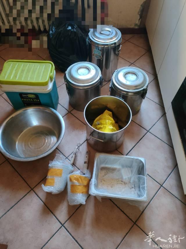 有些是用过的，有些是全新的