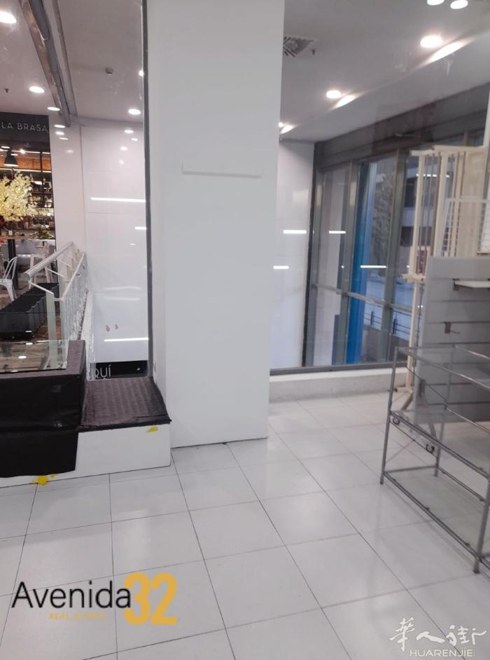Alcalá Norte商业中心内吉铺出售。店铺共上下两层，面积100多平方，店