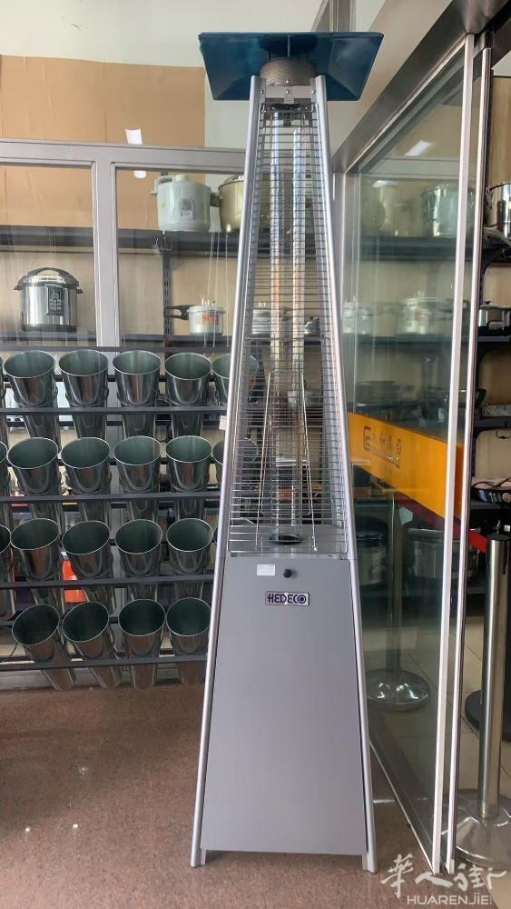 出4个二手酒吧餐馆用暖炉，九成新，价格私聊