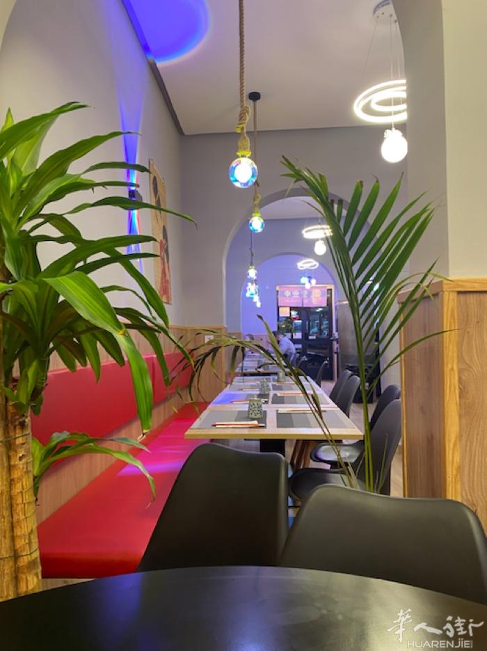 马德里市中心 马德里市中心近Bilbao 面馆转让。店面总面积210平米，其中9