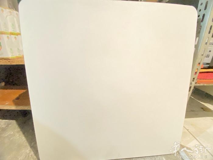 桌子面板，尺寸60*60，厚度25mm 数量7张。全新未使用。30一张要的请联系