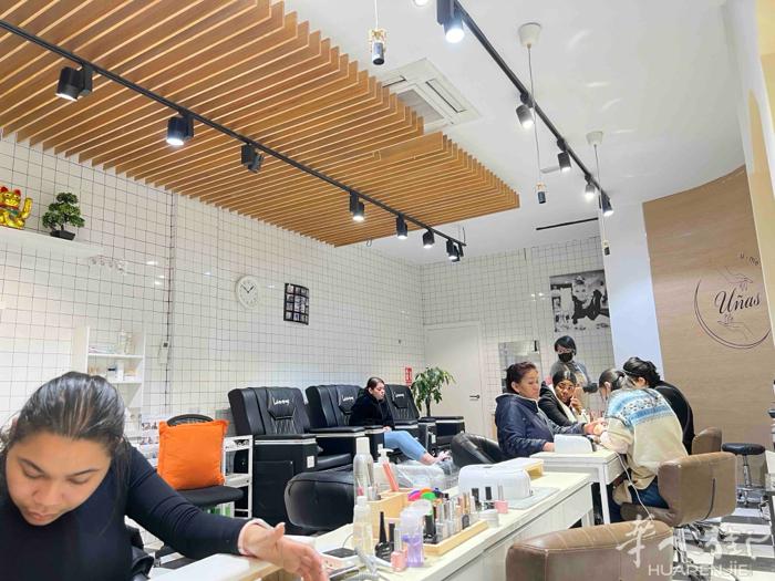 Pueblo Nuevo 地铁口美甲店转让 房租 2100，转让费 3.8w 含