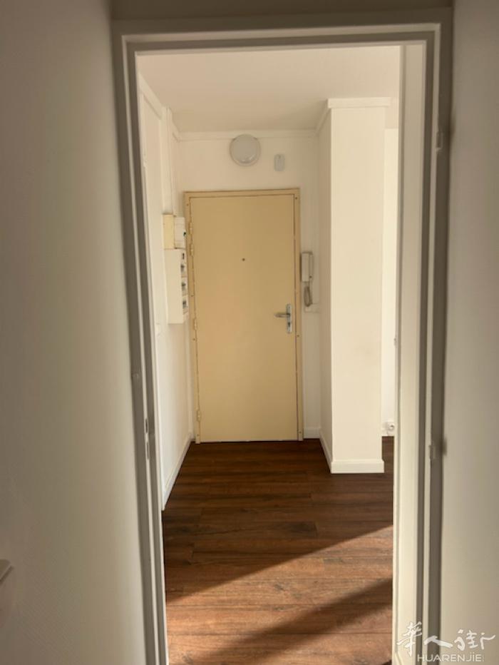 在91区vitry sur seine 三房一厅68平方 没有车库 杂费148€
