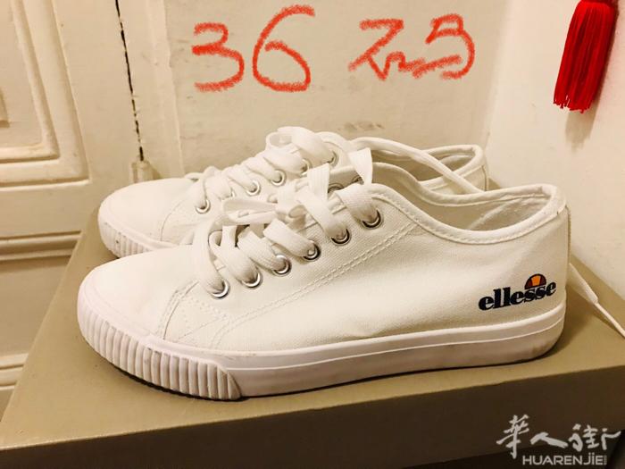 搬家出闲置，图1、图2都只有穿一、两次，有意请私信我0637999314