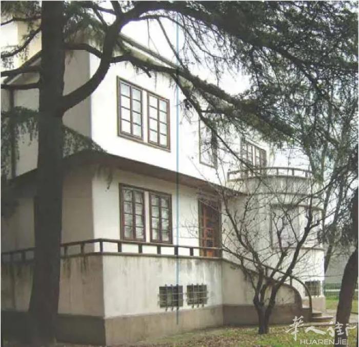 【拍卖房】PADOVA 出售小别墅🏡 楼下就是大超市  478 平方米 +32