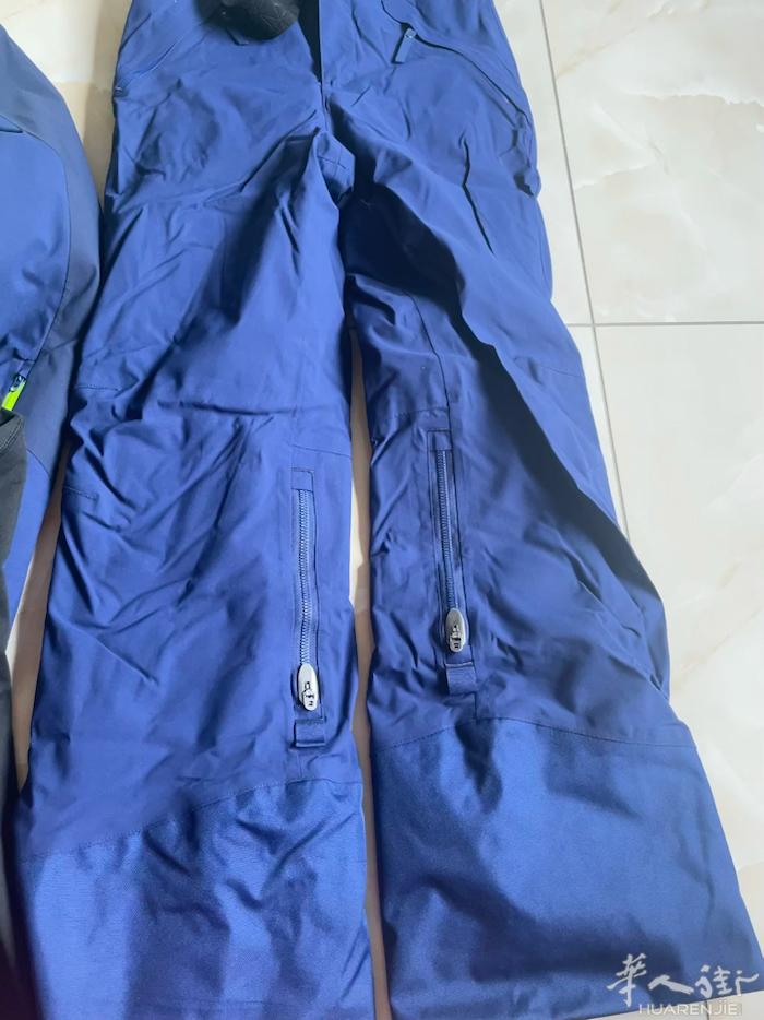 出一套闲置9.9成新男孩滑雪服 全套75欧，只穿过6天的男孩滑雪服，适合12岁的