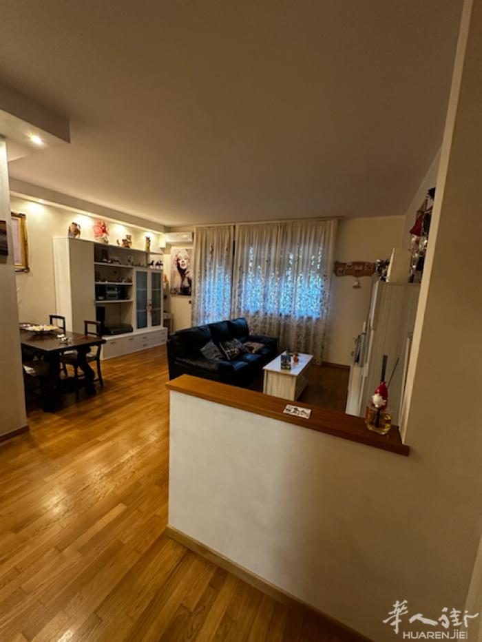 CASA IN VENDITA FIRENZE (ISOLOTTO)在佛罗伦萨