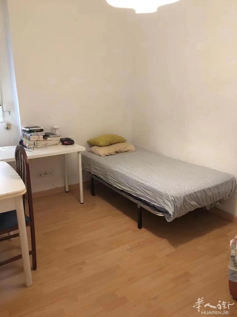 不要押金六路，Usera地铁口有单间搭铺，日租月租