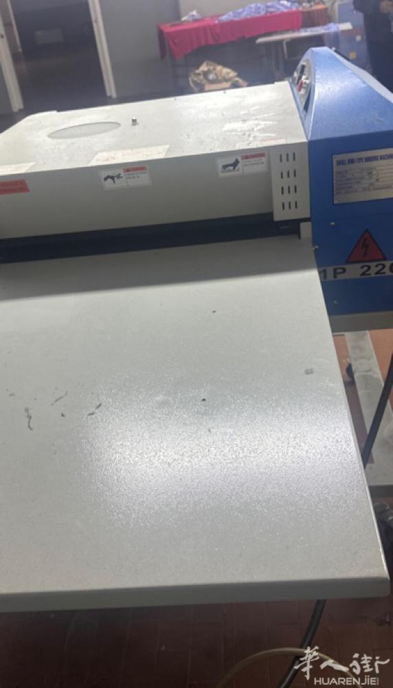 在米兰边卖机器还账 有烫机 有暗翘机 万能机