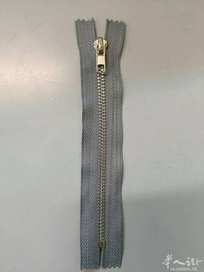 意大利修改店老板看过来，拉链，松紧 雌雄贴 各种修改店辅料，微信he377847