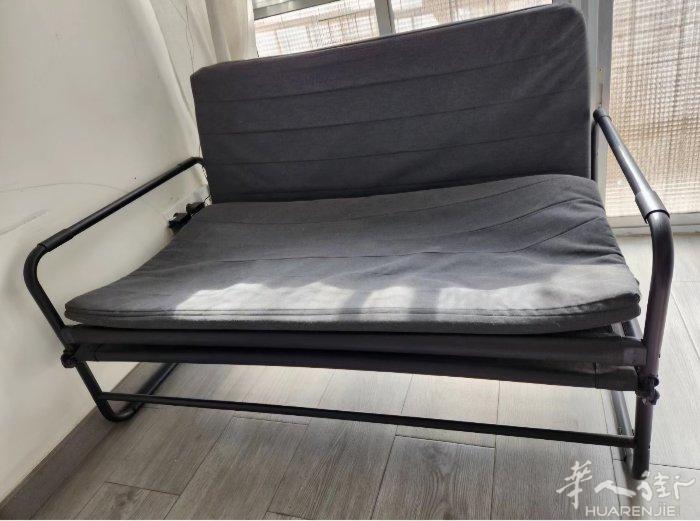 马德里plaza eliptica地铁口住家出二手宜家沙发椅，30欧，需要的朋友