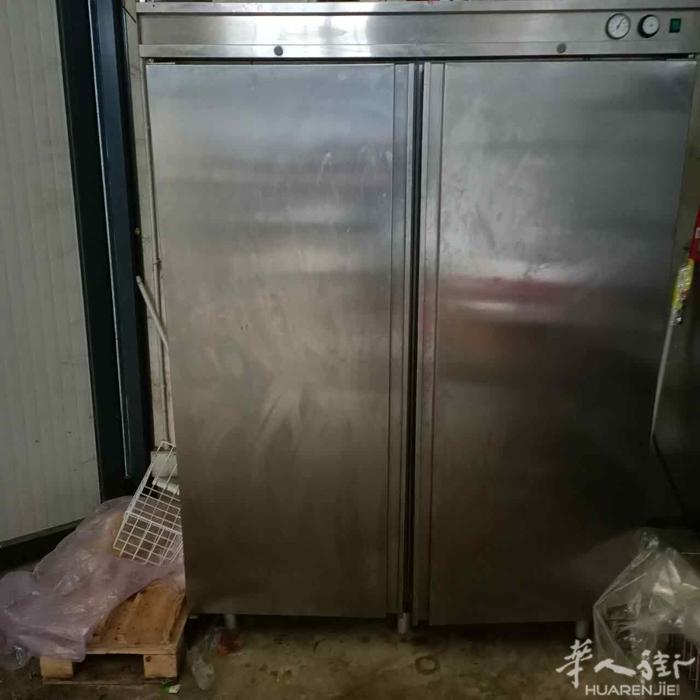 转让一个冰箱，价格私聊