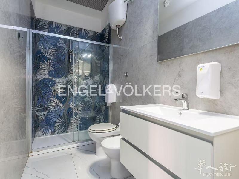 https://att.huarenjie.com/attachment/information/20250224/1740404596200796.jpg