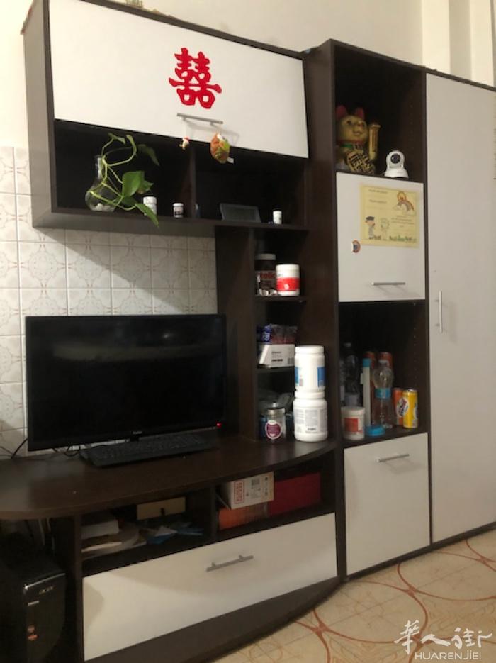 柜子如照片50€自取