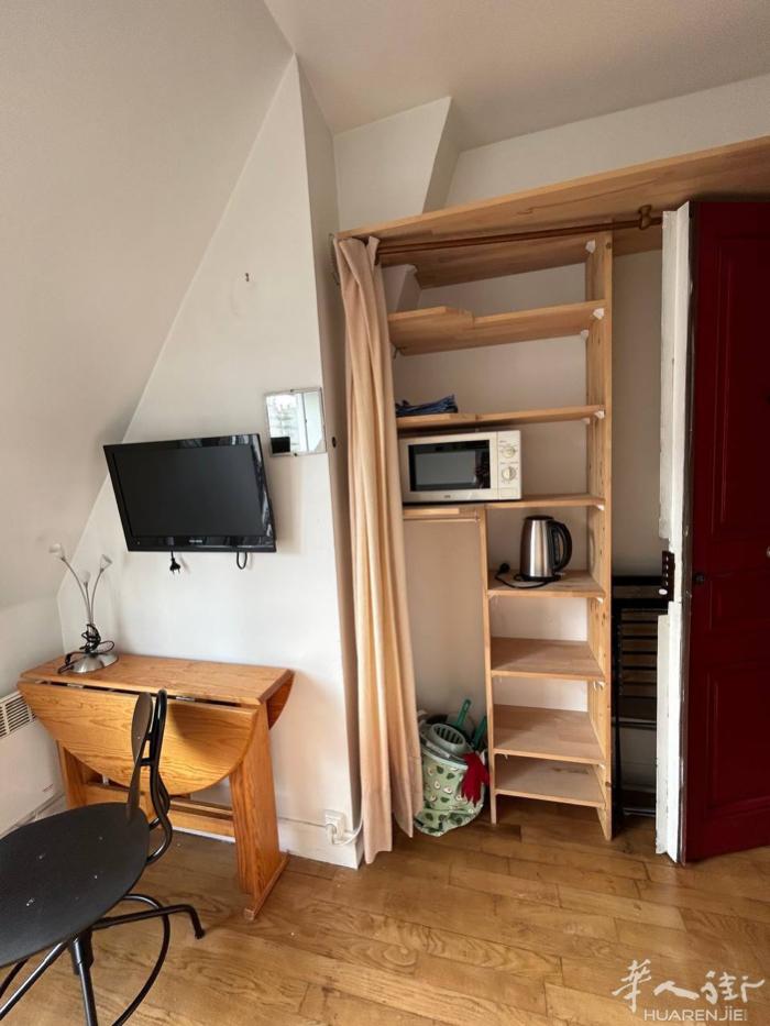 巴黎15区studio，地址rue des Bergers 75015, 六层无