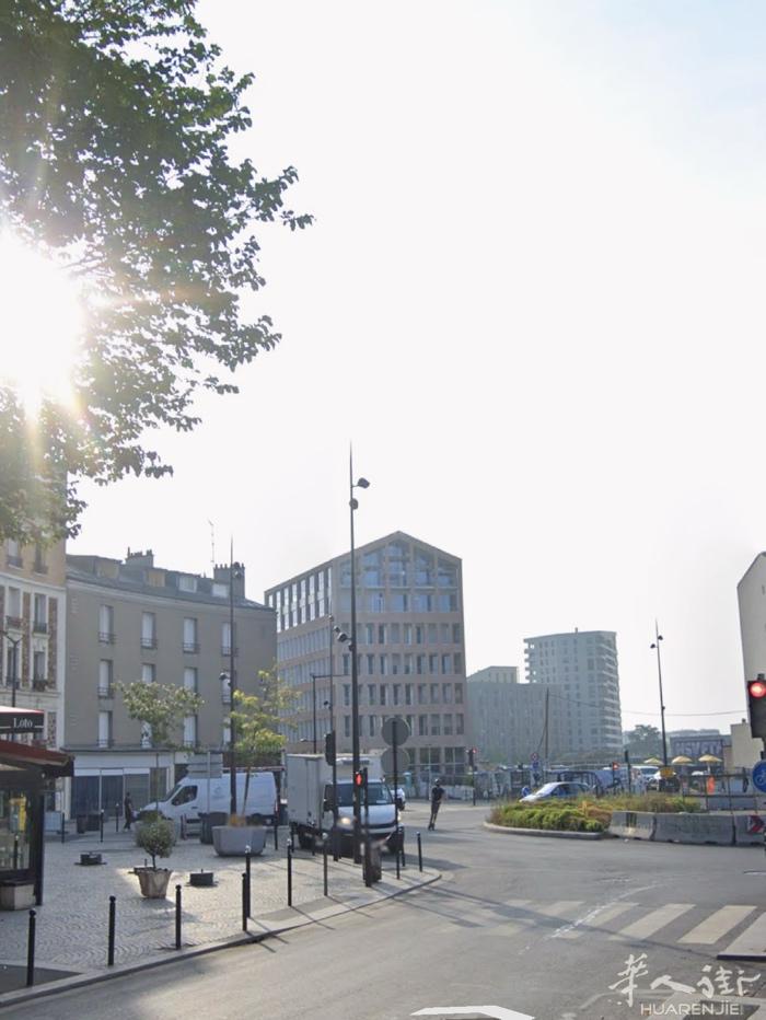 94省Ivry-sur-Seine 空店租 可装大烟囱做餐馆 总142平米:地坪
