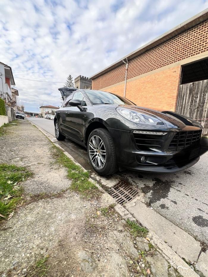 车型保时捷 macan  年份 2018 公里数 96.000 车况较好 价格