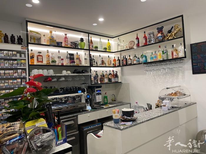 pavia 市中心Bar(Tabacchi）出售 有意者价格面谈